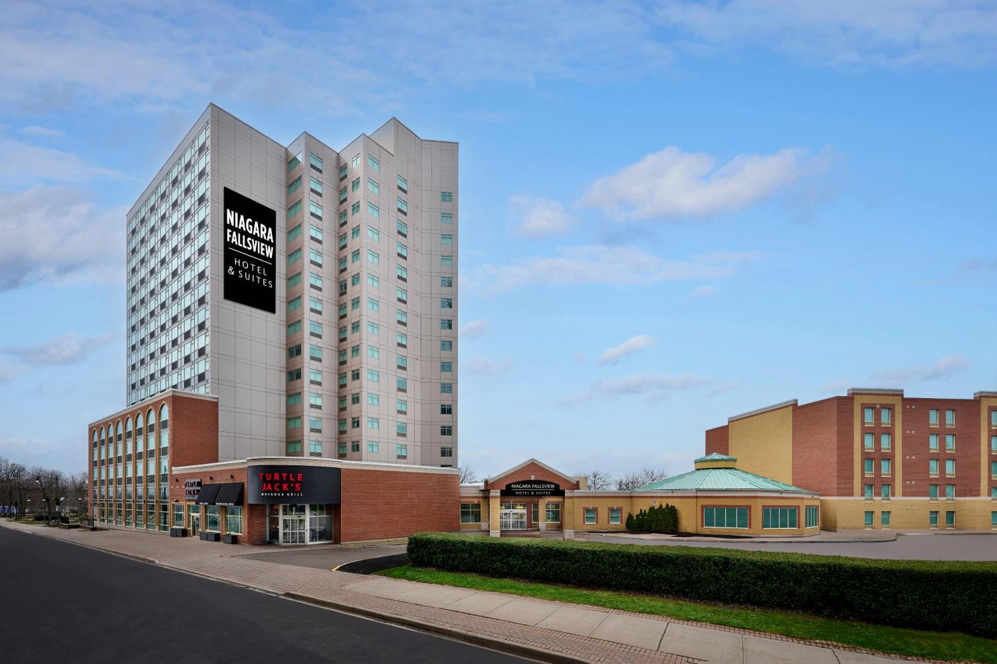 Fallsview & Hotel Niagara Falls
